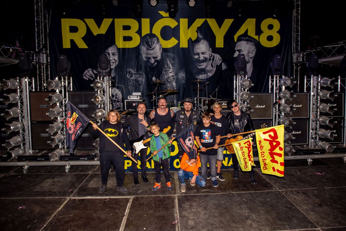 wPALI TO I HRADY RYBICKY bb